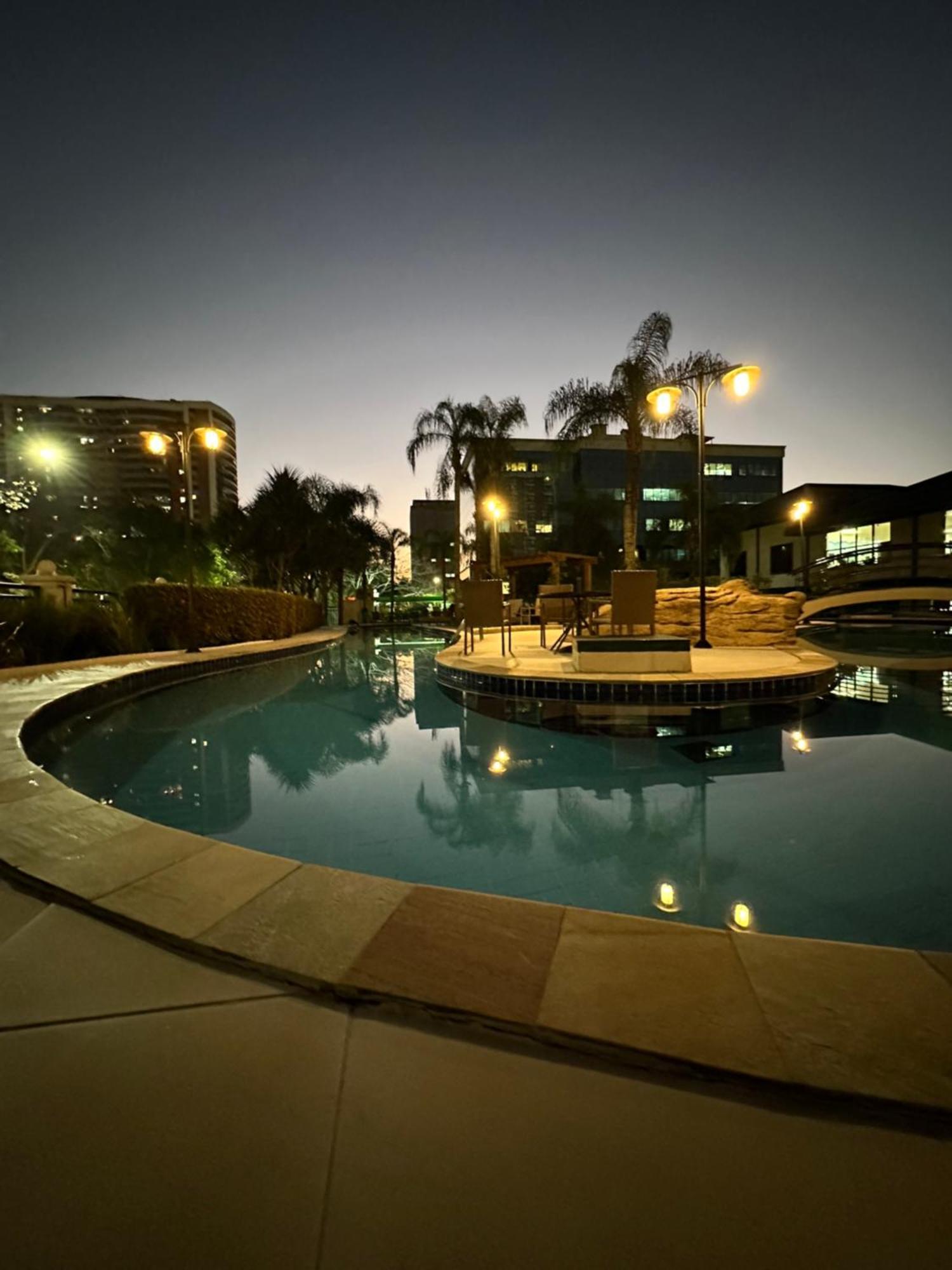 Barra Da Tijuca - 9 - Flat Premium Com Cozinha, Fogao Cooktop, Geladeira Grande, Smart Tv Grande, Lindo E Muitissimo Confortavel, Balsa Para A Praia Gratis E Estacionamento Gratuito Rio de Janeiro Eksteriør billede